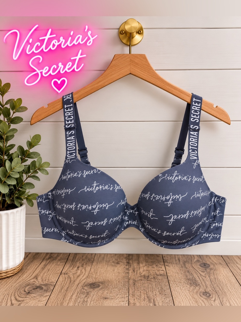 💙 Victoria’s Secret Logo Print Bra – Size 36C